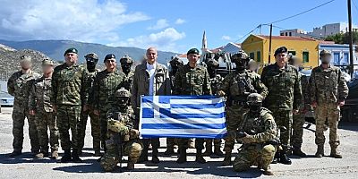 Savunma Bakanı Dendias tahriklerini Kızılhisarlı adasından sürdürdü
